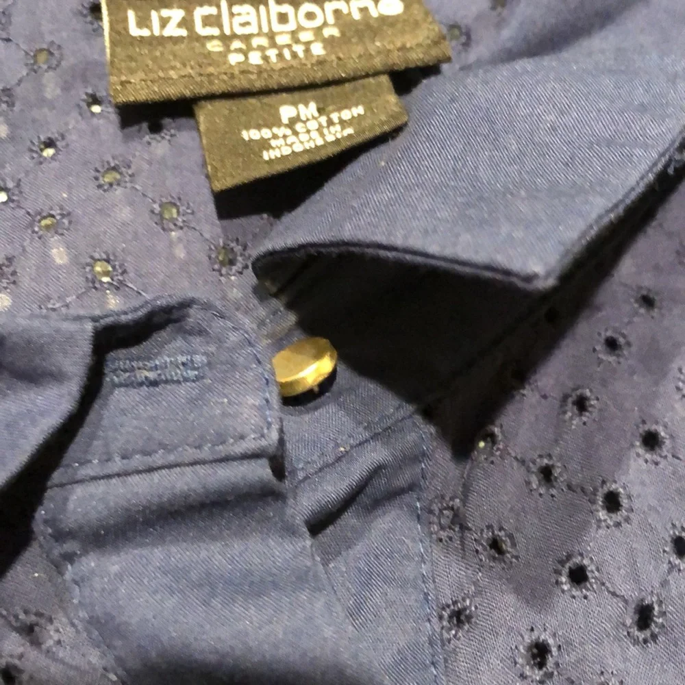 Liz Claiborne Career PM Eyelet Button Down Sleeveless Shirt - Picture 8 of 14